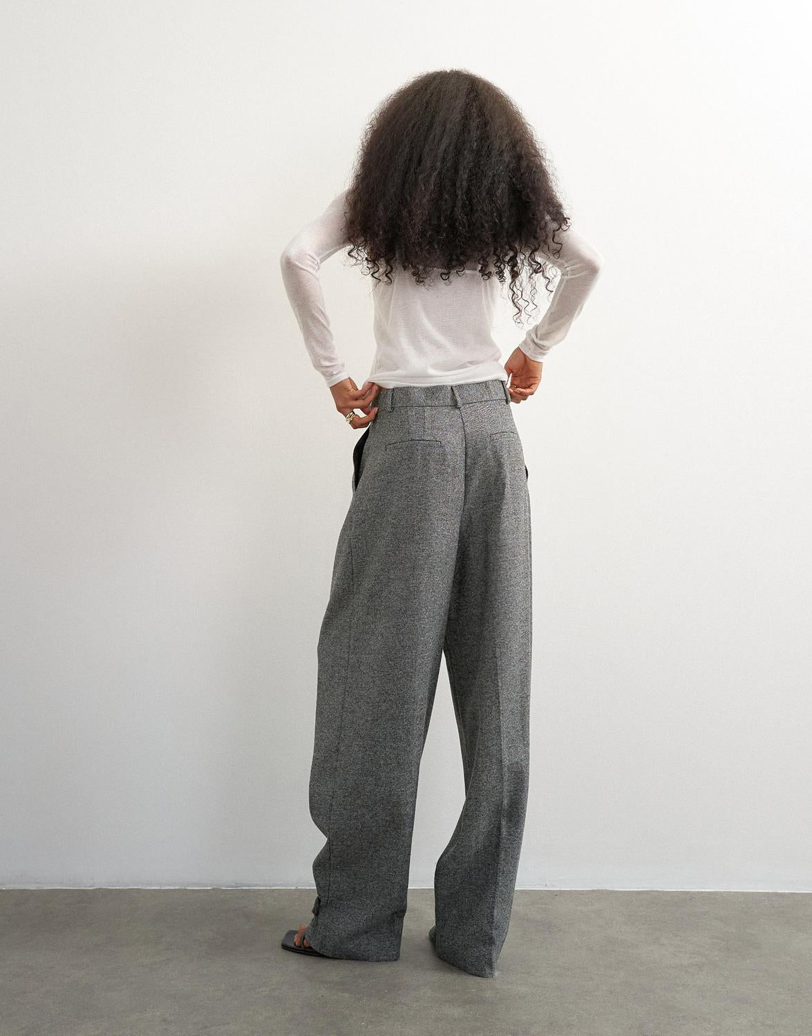 model_shot-back